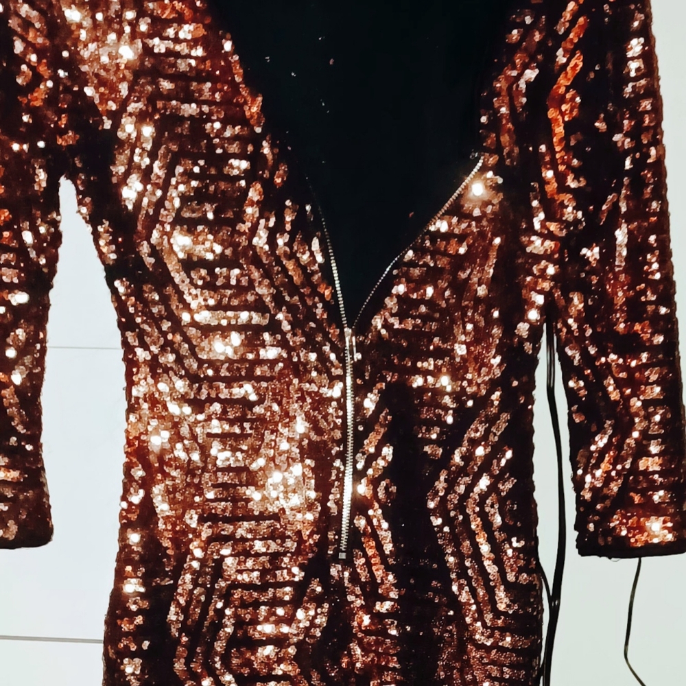 WINDSOR Sequin Gold & Black Dress - Picture 4 of 4
